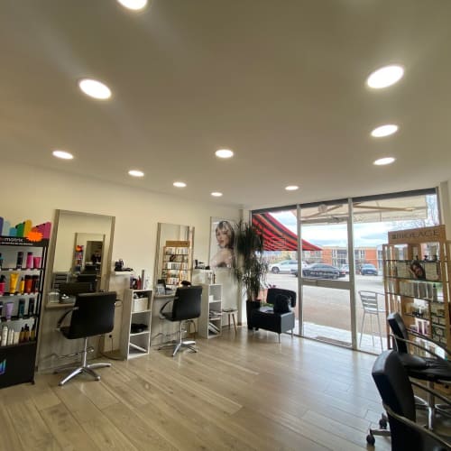 Salon de Coiffure Sabrina - Atelier de Léa - Sourcils & cils Grasse - Salon de Coiffure Sabrina - Atelier de Léa - Photo Galerie - OneBooking