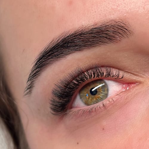 YAHNA - Sourcils & cils Villenave-d'Ornon - YAHNA - Photo Galerie - OneBooking