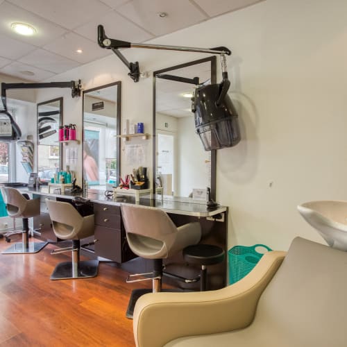 Family Art - Coiffure Toulouse - Family Art - Photo Galerie - OneBooking