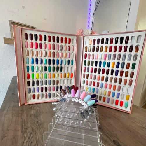 Alynails - Onglerie Montbrison - Alynails - Photo Galerie - OneBooking