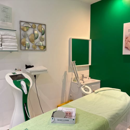 Mary Cohr - Juan-les-Pins Au Palais de L'Ongle - Institut de beauté Juan-les-Pins - Mary Cohr - Juan-les-Pins Au Palais de L'Ongle - Photo Galerie - OneBooking