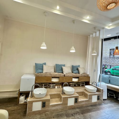 Show me nails & beauty - BIAB BAR - Onglerie Paris - Show me nails & beauty - BIAB BAR - Photo Galerie - OneBooking