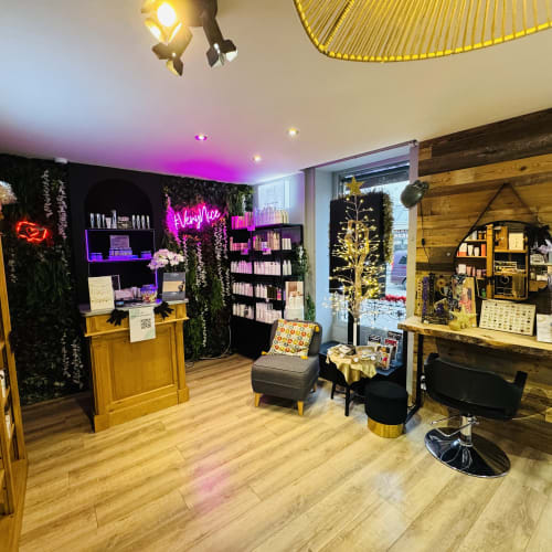 L’ATELIER - Onglerie Besançon - L’ATELIER - Photo Galerie - OneBooking