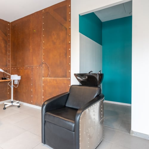 Barber's Saloon - Coiffeur Barbier Chartrons - Barbier Bordeaux - Barber's Saloon - Coiffeur Barbier Bassin à flot - Photo Galerie - OneBooking