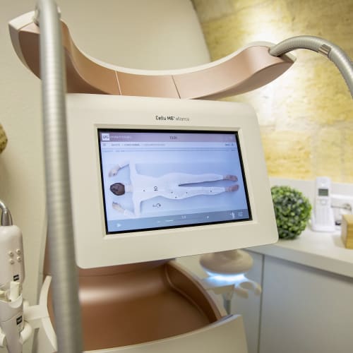 L’esthetique by Carol-Ann - Onglerie Bordeaux - L’esthetique by Carol-Ann - Photo Galerie - OneBooking