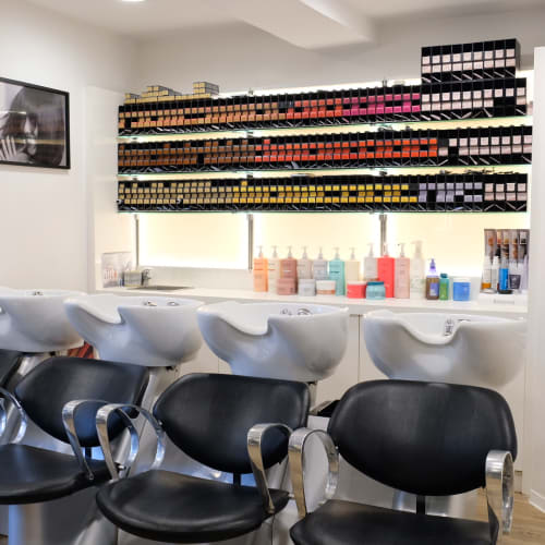 Salon de l'horloge - Tassin - Coiffure Tassin-la-Demi-Lune - Salon de l'horloge - Tassin - Photo Galerie - OneBooking