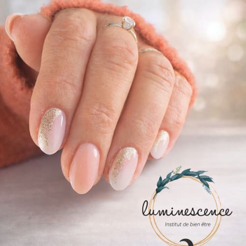 Luminescence - Onglerie Digoin - Luminescence - Photo Galerie - OneBooking