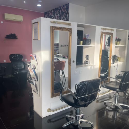Salon de la Tour - Sourcils & cils La Courneuve - Salon de la Tour - Photo Galerie - OneBooking