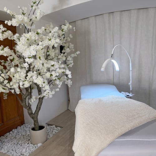 MALONE BEAUTY NAILS - Institut de beauté Nîmes - MALONE BEAUTY NAILS - Photo Galerie - OneBooking