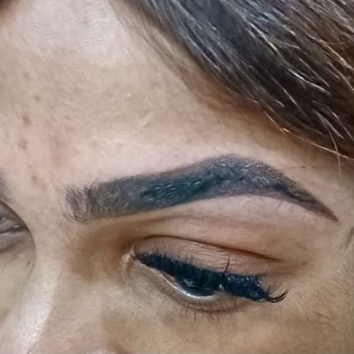 Beewomanly Brow & Lashes - Institut de beauté Lyon - Beewomanly Brow & Lashes - Photo Galerie - OneBooking