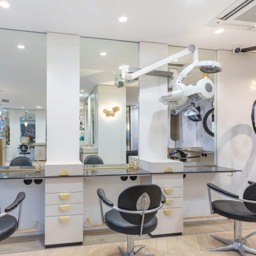 Thierry Antoine - Coiffure Esthétique - Soin visage Nice - Thierry Antoine - Coiffure Esthétique - Photo Galerie - OneBooking