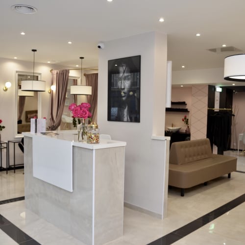 Sisters - Coiffure - Esthétique - Ongles - Onglerie Asnières-sur-Seine - Sisters - Coiffure - Esthétique - Ongles - Photo Galerie - OneBooking