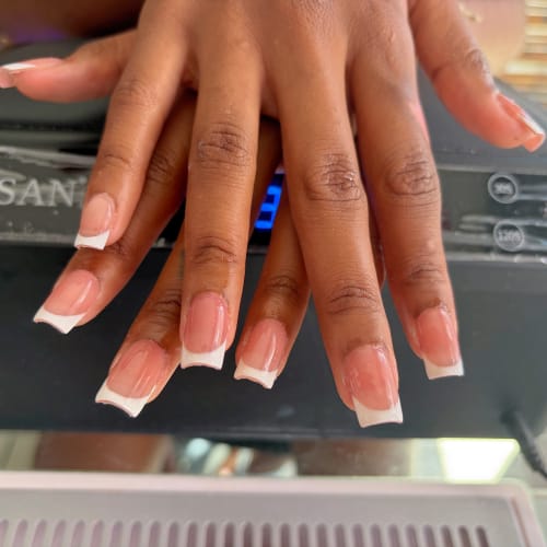 Hang Nails (Kiu Coiffure) - Coiffure Toulouse - Hang Nails (Kiu Coiffure) - Photo Galerie - OneBooking