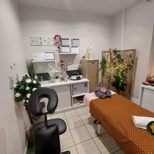 IRIS Massage Thai - Sourcils & cils Aubagne - IRIS Massage Thai - Photo Galerie - OneBooking