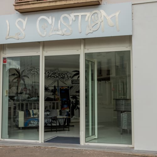 LS Custom Coiffeur & Barber / Piercing / Nails / Lash & Strass Dentaire - Coiffure Dijon - LS Custom Coiffeur & Barber / Piercing / Nails / Lash & Strass Dentaire - Photo Galerie - OneBooking