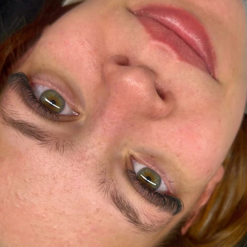 LB Glow - Sourcils & cils Tourcoing - LB Glow - Photo Galerie - OneBooking