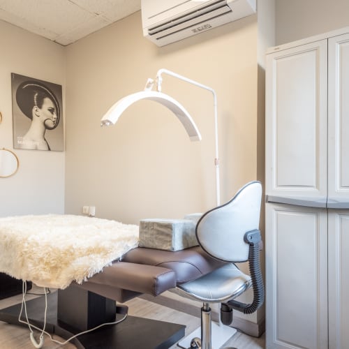 Autrement Coiffure & Beauté - Sourcils & cils Valence - Autrement Coiffure & Beauté - Photo Galerie - OneBooking