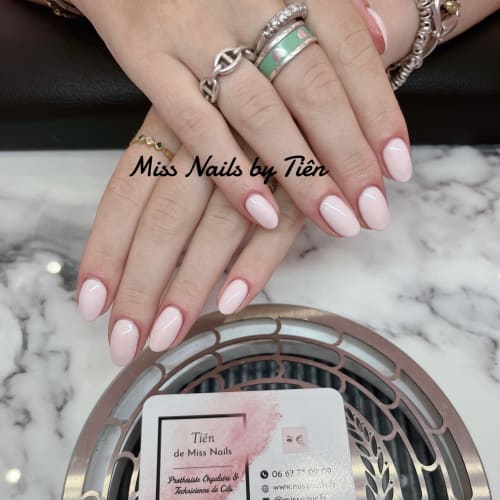 Miss Nails - Spécialiste de la résine - Onglerie Cagnes-sur-Mer - Miss Nails - Spécialiste de la résine - Photo Galerie - OneBooking