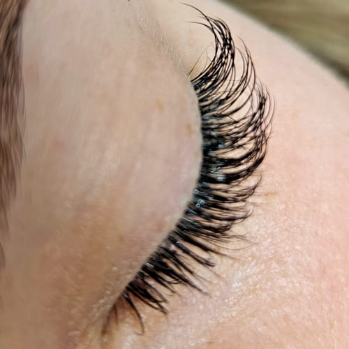 Beewomanly Brow & Lashes - Institut de beauté Lyon - Beewomanly Brow & Lashes - Photo Galerie - OneBooking