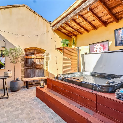 La Vermeillade Suites & SPAs - Massage Congénies - La Vermeillade Suites & SPAs - Photo Galerie - OneBooking