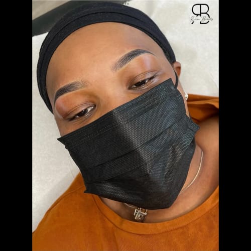 Riina Beauty - Sourcils & cils Saint-Priest - Riina Beauty - Photo Galerie - OneBooking