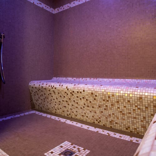 Uhaina Spa et Institut de Beauté - Onglerie Urrugne - Uhaina Spa et Institut de Beauté - Photo Galerie - OneBooking