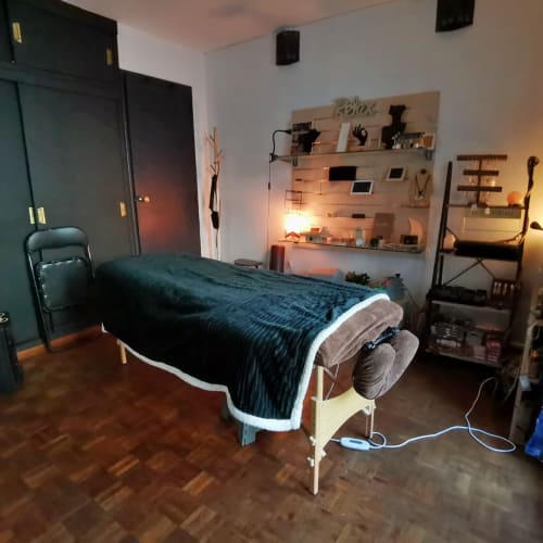Le monde de Flo - Énergéticienne & Masseuse - Sourcils & cils Hyères - Le monde de Flo - Énergéticienne & Masseuse - Photo Galerie - OneBooking