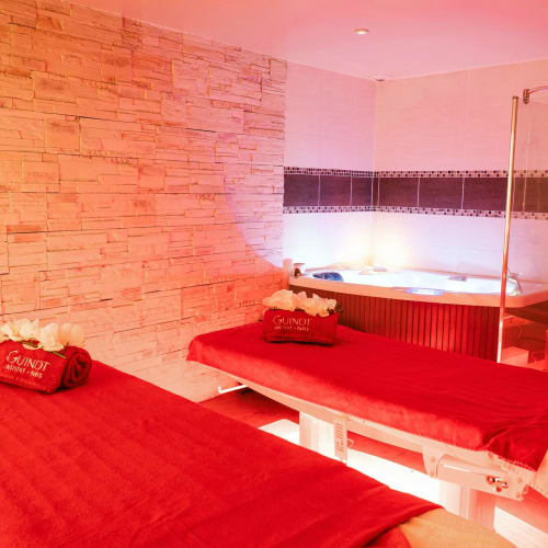 Divine beauté - Institut - Hammam - Spa - Onglerie Lisieux - Divine beauté - Institut - Hammam - Spa - Photo Galerie - OneBooking