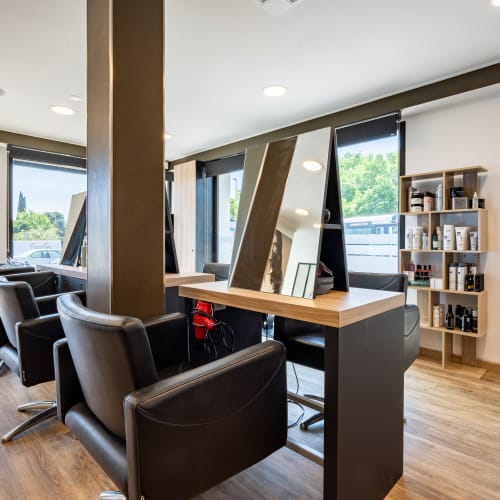 Salon Karine Mazzelli - Coiffure La Ciotat - Salon Karine Mazzelli - Photo Galerie - OneBooking