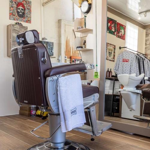 LA CAVERNE DU BARBIER - Coiffure Toulouse - LA CAVERNE DU BARBIER - Photo Galerie - OneBooking