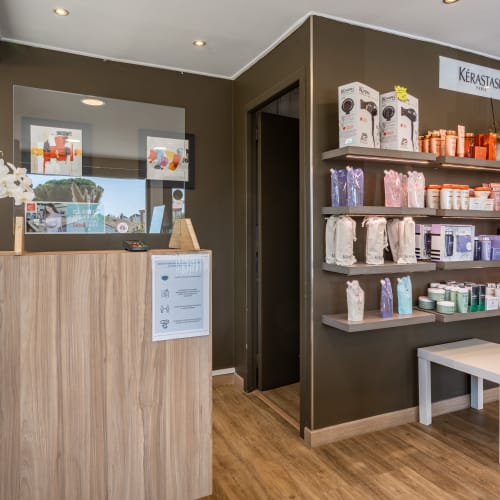 Salon Karine Mazzelli - Coiffure La Ciotat - Salon Karine Mazzelli - Photo Galerie - OneBooking