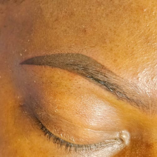 Beewomanly Brow & Lashes - Institut de beauté Lyon - Beewomanly Brow & Lashes - Photo Galerie - OneBooking