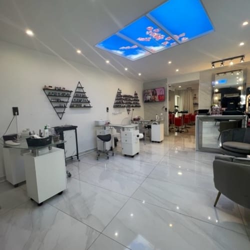 Laïla Ongles - Coiffure Nîmes - Laïla Ongles - Photo Galerie - OneBooking