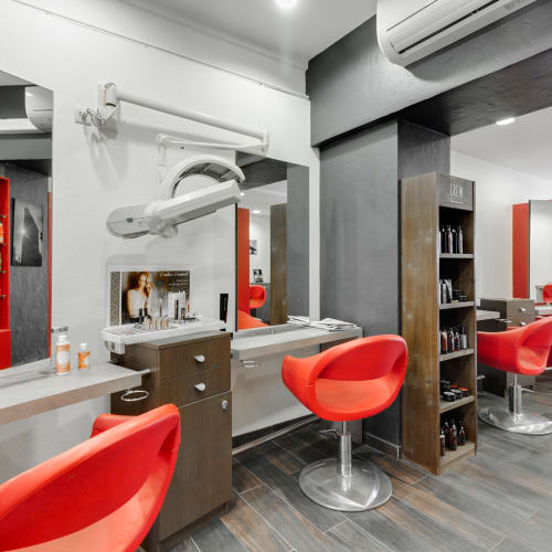 Harmonie Création - Coiffure Rezé - Harmonie Création - Photo Galerie - OneBooking
