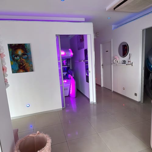 B&B Sun - Centre de bronzage - Institut de beauté Saint-Étienne - B&B Sun - Centre de bronzage - Photo Galerie - OneBooking