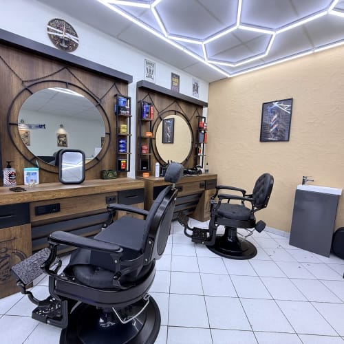 COIFFEUR BARBER SHOP 89 / À Côté SOS Médecin - Coiffure Auxerre - COIFFEUR BARBER SHOP 89 / À Côté SOS Médecin - Photo Galerie - OneBooking