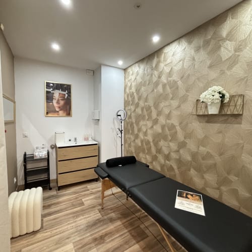 Derm & Beauty - Sourcils & cils Calais - Derm & Beauty - Photo Galerie - OneBooking
