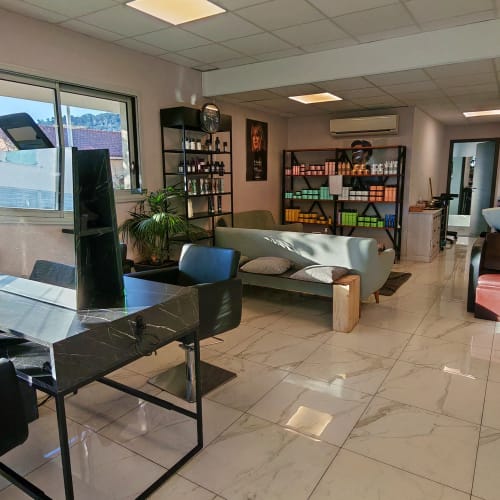 AMC Coiffure & Spa - Coiffure Borgo - AMC Coiffure & Spa - Photo Galerie - OneBooking