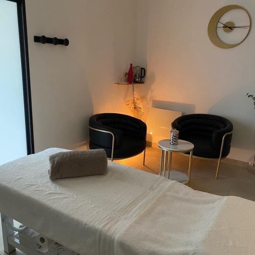 Lys Coiffure et Cabinet Esthétique - Sourcils & cils Quimper - Lys Coiffure et Cabinet Esthétique - Photo Galerie - OneBooking