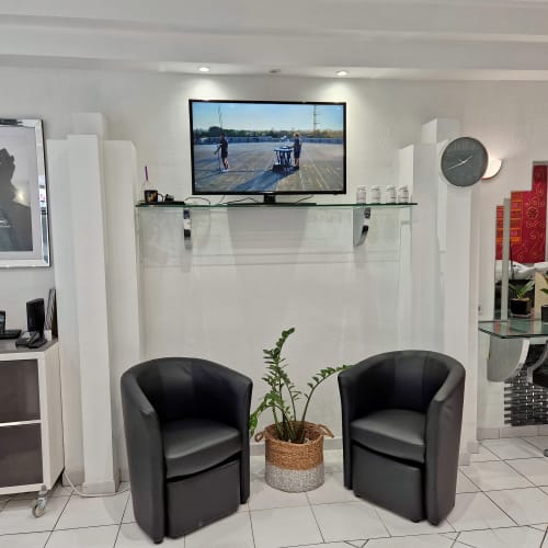 HairLine Coiffure - Coiffure Cannes - HairLine Coiffure - Photo Galerie - OneBooking