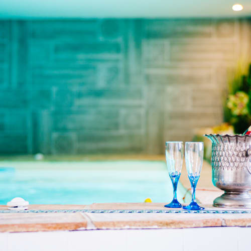 La Vermeillade Suites & SPAs - Massage Congénies - La Vermeillade Suites & SPAs - Photo Galerie - OneBooking