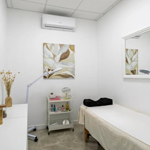 LA MAISON R.R - Onglerie Nanterre - LA MAISON R.R - Photo Galerie - OneBooking