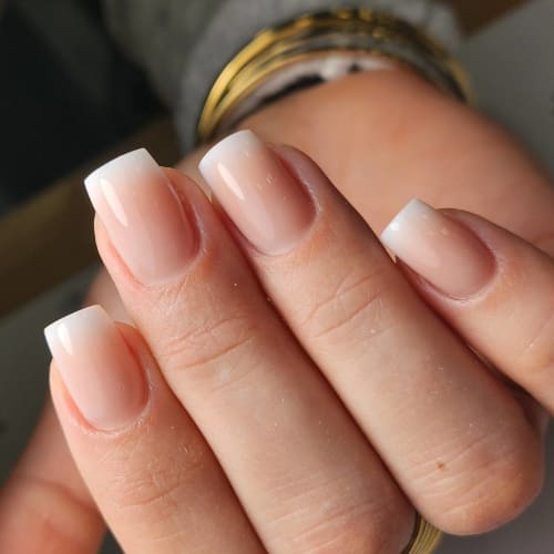 Ongles by Bela - Onglerie Nîmes - Ongles by Bela - Photo Galerie - OneBooking