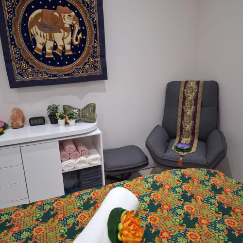 IRIS Massage Thai - Sourcils & cils Aubagne - IRIS Massage Thai - Photo Galerie - OneBooking