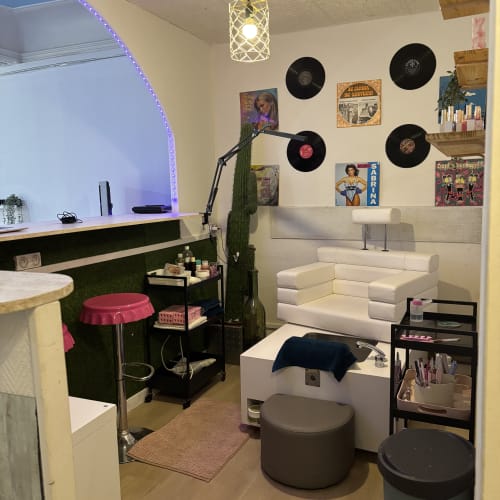 Evianails Institut de Beauté - Coiffure Saint-Maximin-la-Sainte-Baume - Evianails Institut de Beauté - Photo Galerie - OneBooking