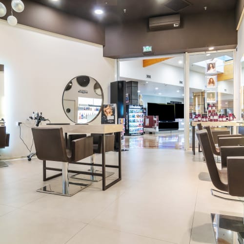 New Hair Coiffure - Centre Leclerc - Coiffure Le Luc - New Hair Coiffure - Centre Leclerc - Photo Galerie - OneBooking