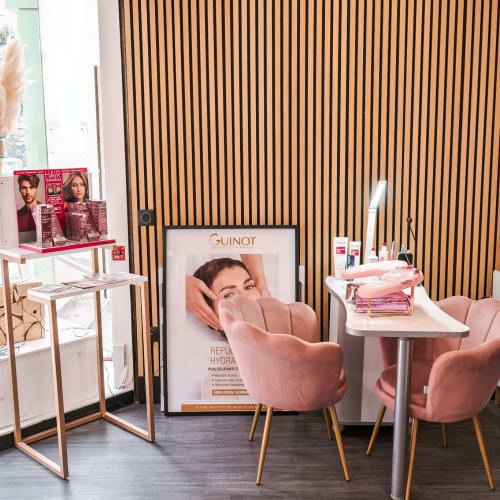 Divine beauté - Institut - Hammam - Spa - Onglerie Lisieux - Divine beauté - Institut - Hammam - Spa - Photo Galerie - OneBooking