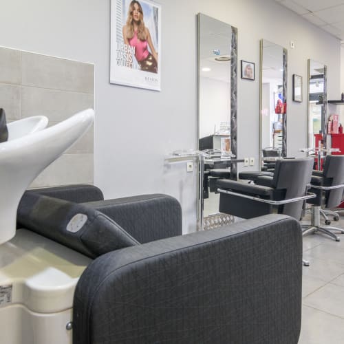 MC Coiffure - Coiffure Saint-Maximin-la-Sainte-Baume - MC Coiffure - Photo Galerie - OneBooking