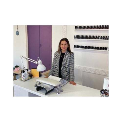 Dina Studio Ongles - Onglerie Coutances - Dina Studio Ongles - Photo Galerie - OneBooking