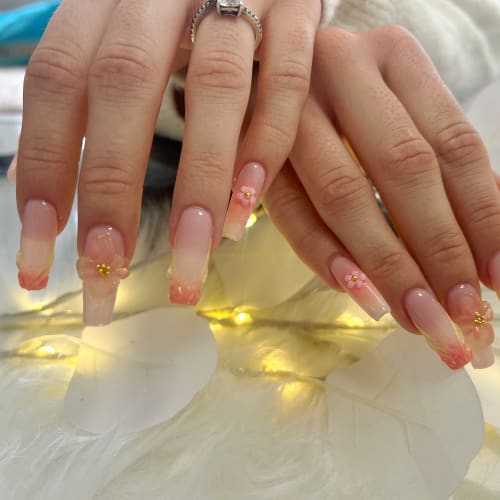 Glow up Nails & Beauty - Institut de beauté Melun - Glow up Nails & Beauty - Photo Galerie - OneBooking